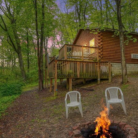 Blue Rose Cabins - Pine Ridge Cabin Logan Exteriör bild