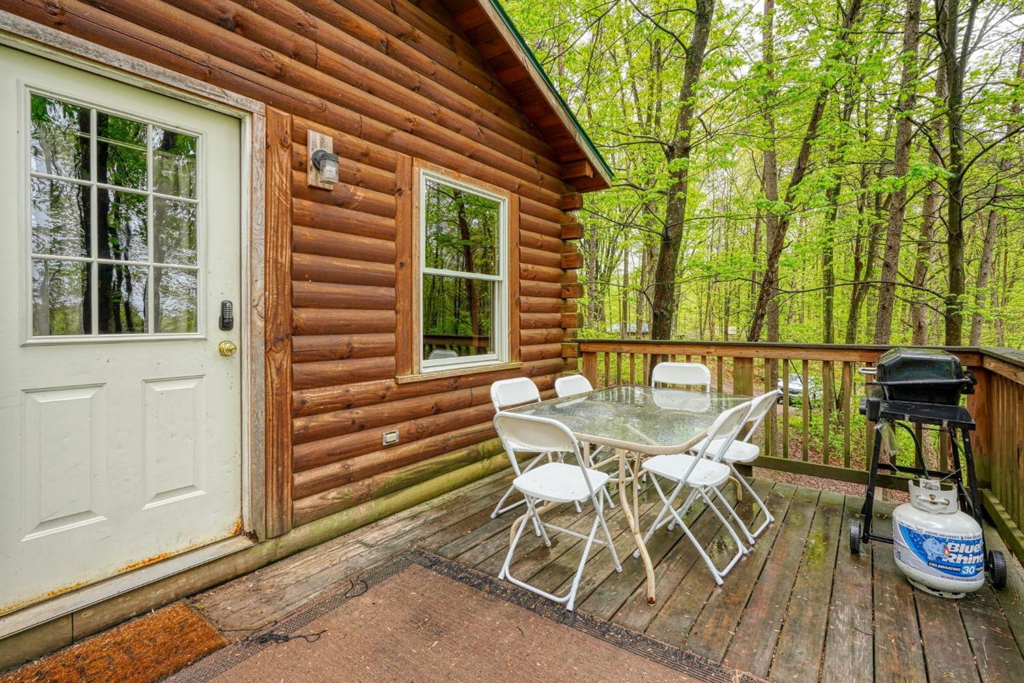 Blue Rose Cabins - Pine Ridge Cabin Logan Exteriör bild